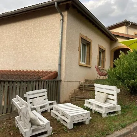 L'escale Des Pertonnieres Holiday home Le Breuil (Rhone)